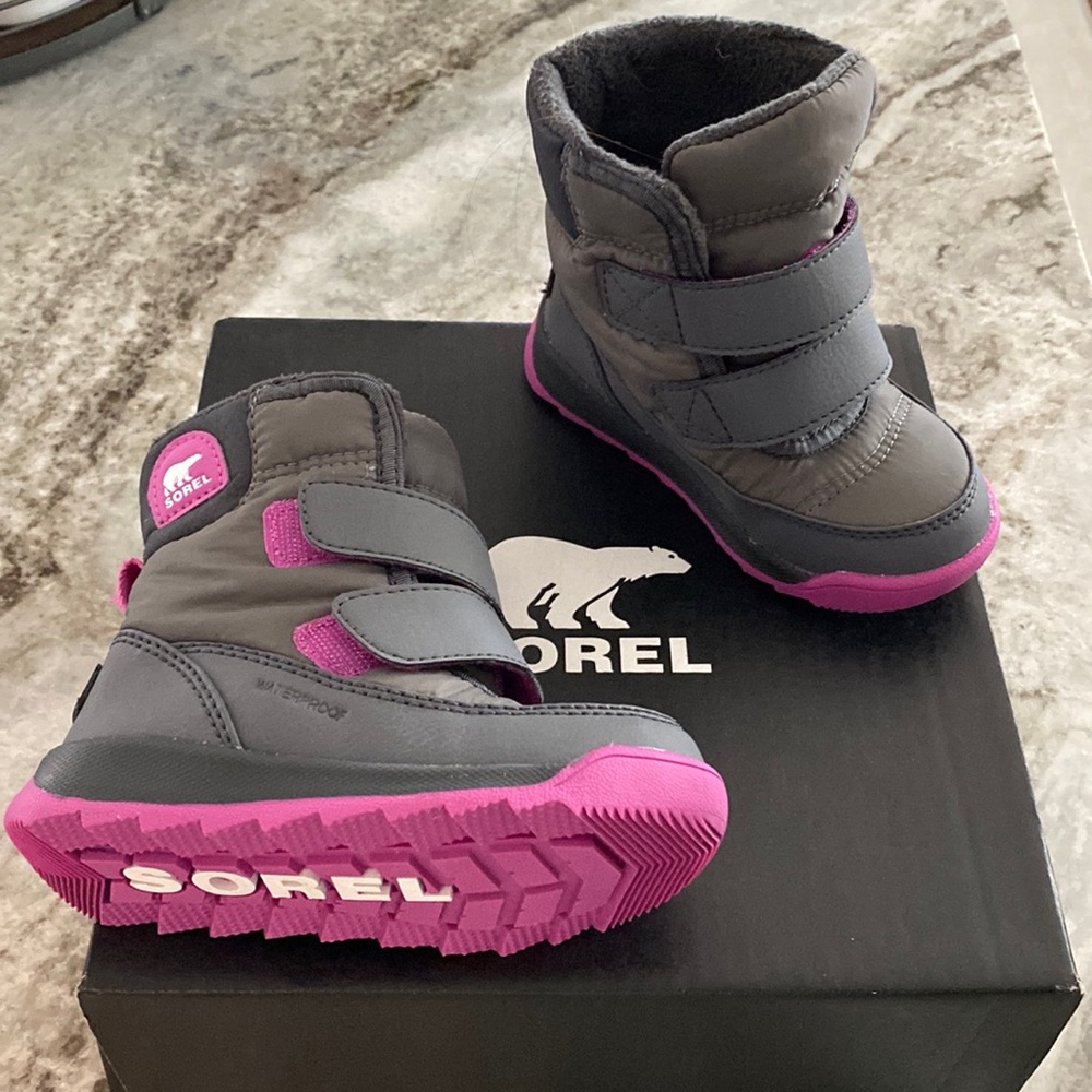 Toddler size 7 Sorel winter boots!